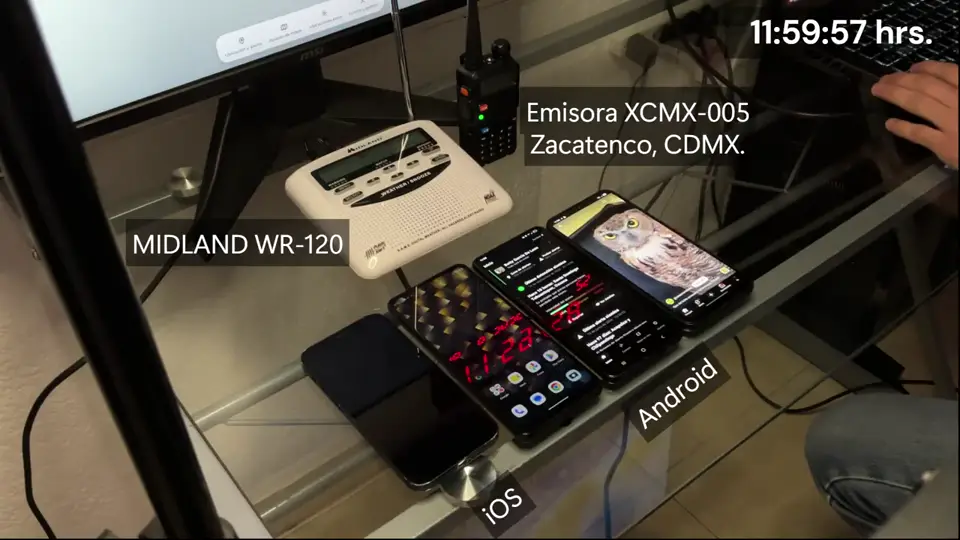 Prueba comparativa de alertas: Teléfonos con AlzoMX y receptores de radio durante una de nuestras pruebas de tiempos de alerta.